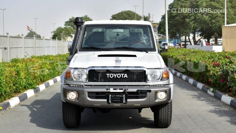 Big with watermark toyota land cruiser abseron import dubai 1762