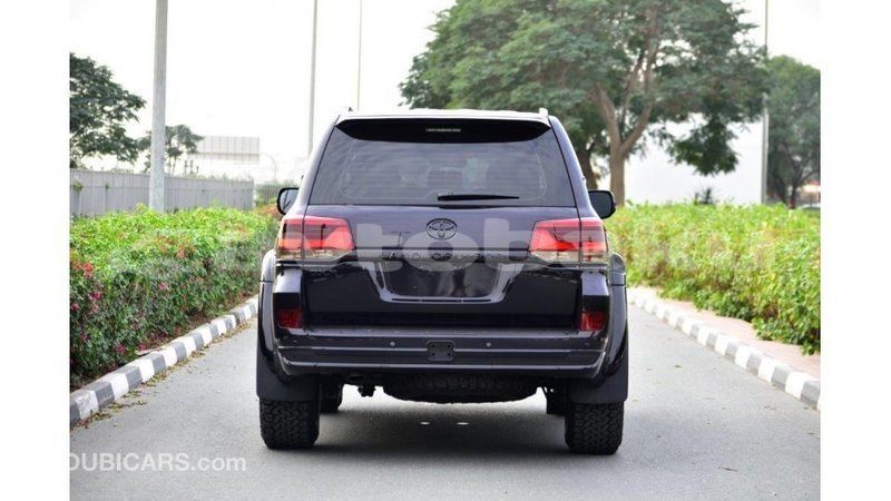 Big with watermark toyota land cruiser abseron import dubai 1776