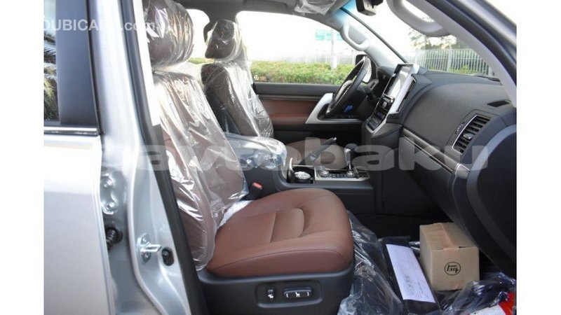 Big with watermark toyota land cruiser abseron import dubai 1779