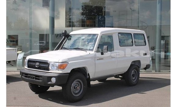 Buy Import Toyota Land Cruiser White Car in Import - Dubai in Abseron Buy Import Toyota Land Cruiser White Car in Import - Dubai in Abseron