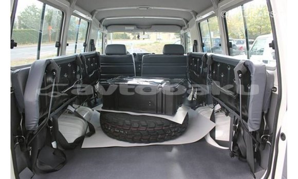 Buy Import Toyota Land Cruiser White Car in Import - Dubai in Abseron Buy Import Toyota Land Cruiser White Car in Import - Dubai in Abseron