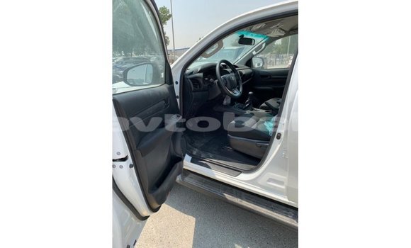 Buy Import Toyota Hilux White Car in Import - Dubai in Abseron Buy Import Toyota Hilux White Car in Import - Dubai in Abseron