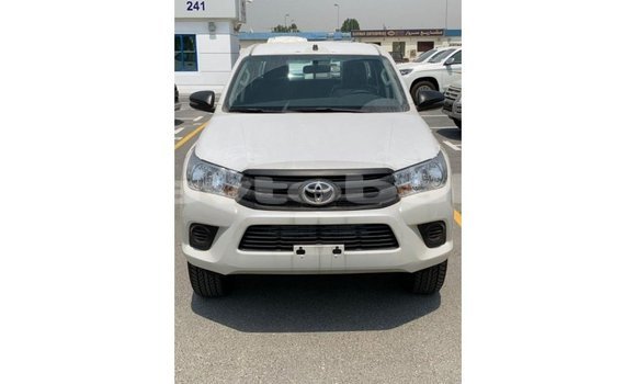 Buy Import Toyota Hilux White Car in Import - Dubai in Abseron Buy Import Toyota Hilux White Car in Import - Dubai in Abseron