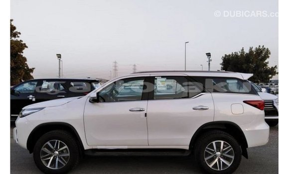 Buy Import Toyota Fortuner White Car in Import - Dubai in Abseron Buy Import Toyota Fortuner White Car in Import - Dubai in Abseron