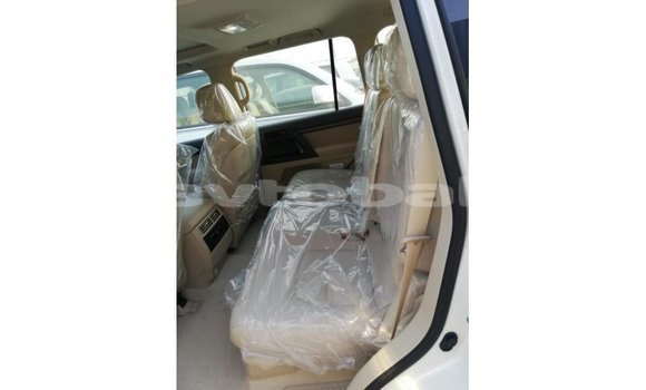 Buy Import Toyota Land Cruiser White Car in Import - Dubai in Abseron Buy Import Toyota Land Cruiser White Car in Import - Dubai in Abseron