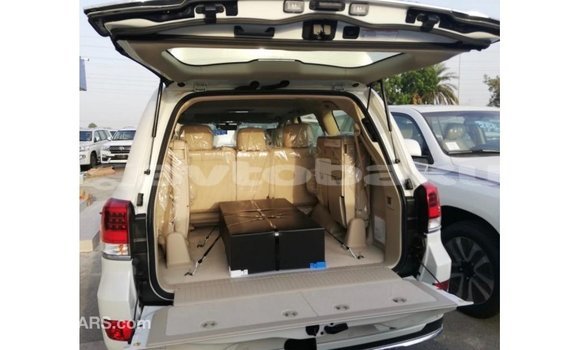 Buy Import Toyota Land Cruiser White Car in Import - Dubai in Abseron Buy Import Toyota Land Cruiser White Car in Import - Dubai in Abseron