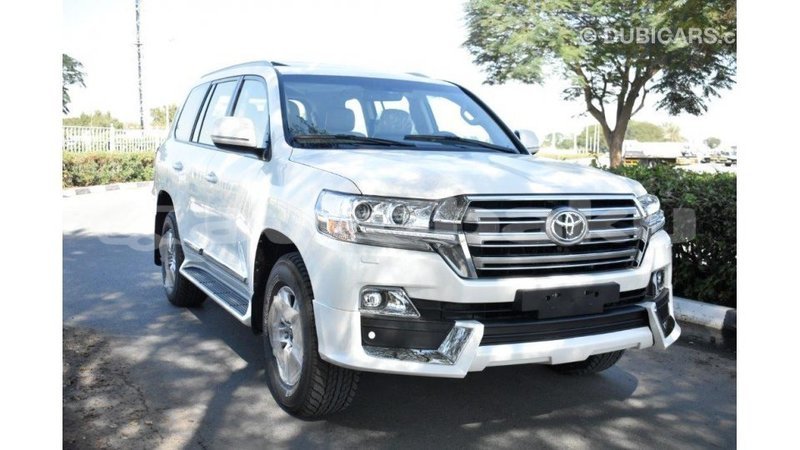 Big with watermark toyota land cruiser abseron import dubai 1852