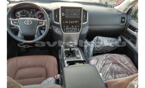 Buy Import Toyota Land Cruiser White Car in Import - Dubai in Abseron Buy Import Toyota Land Cruiser White Car in Import - Dubai in Abseron