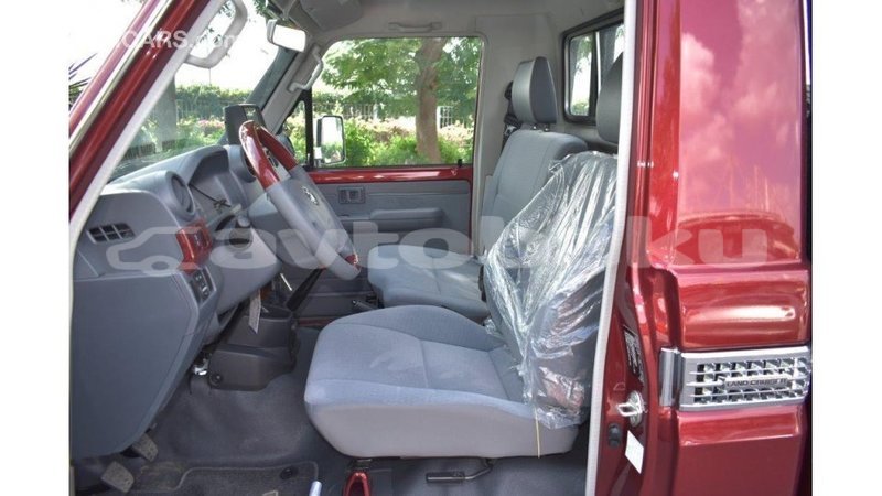 Big with watermark toyota land cruiser abseron import dubai 1924