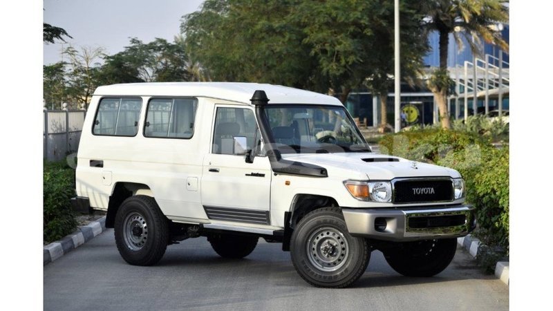 Big with watermark toyota land cruiser abseron import dubai 1956