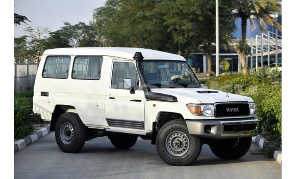 Buy Import Toyota Land Cruiser White Car in Import - Dubai in Abseron Buy Import Toyota Land Cruiser White Car in Import - Dubai in Abseron