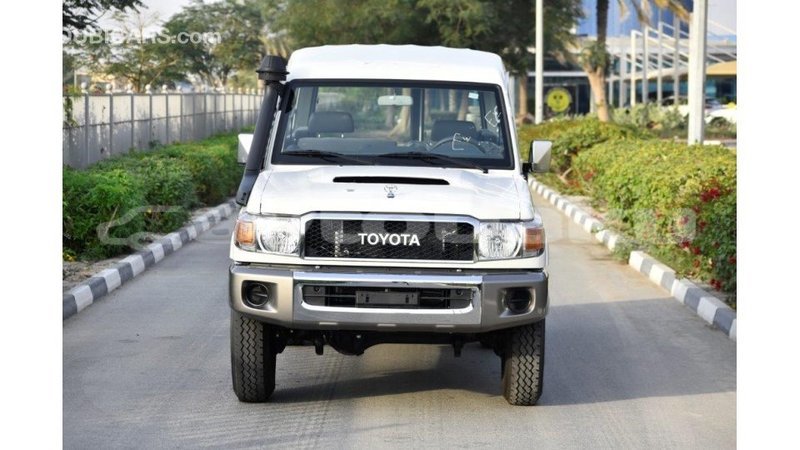 Big with watermark toyota land cruiser abseron import dubai 1956