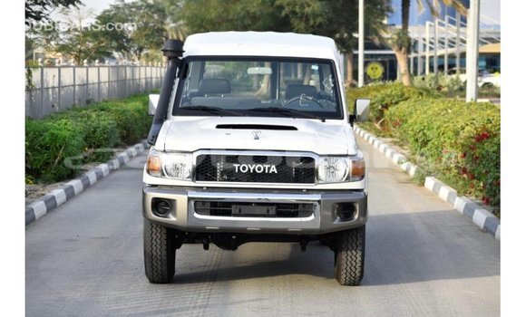 Buy Import Toyota Land Cruiser White Car in Import - Dubai in Abseron Buy Import Toyota Land Cruiser White Car in Import - Dubai in Abseron