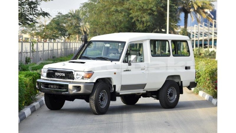 Big with watermark toyota land cruiser abseron import dubai 1956