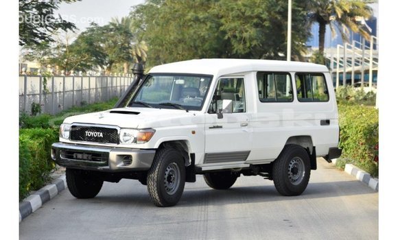 Buy Import Toyota Land Cruiser White Car in Import - Dubai in Abseron Buy Import Toyota Land Cruiser White Car in Import - Dubai in Abseron