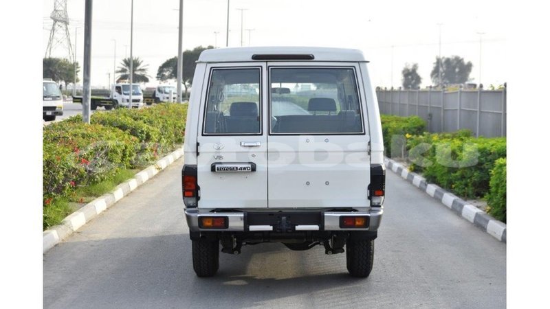 Big with watermark toyota land cruiser abseron import dubai 1956