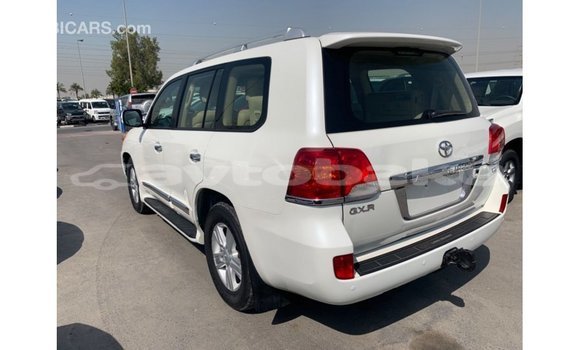 Buy Import Toyota Land Cruiser White Car in Import - Dubai in Abseron Buy Import Toyota Land Cruiser White Car in Import - Dubai in Abseron