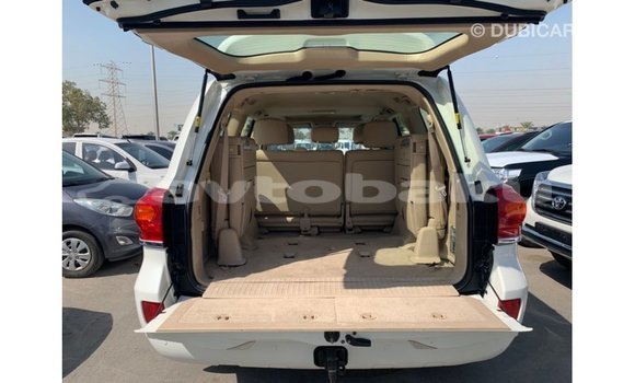 Buy Import Toyota Land Cruiser White Car in Import - Dubai in Abseron Buy Import Toyota Land Cruiser White Car in Import - Dubai in Abseron