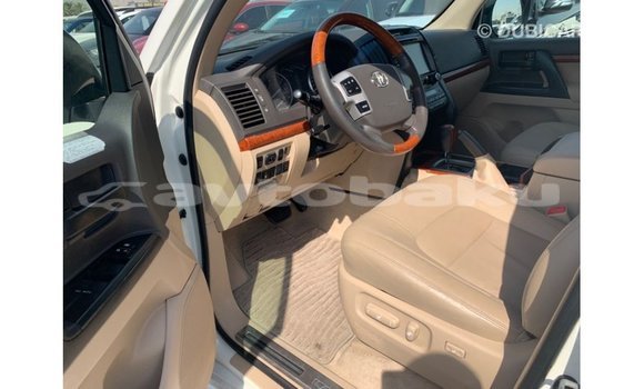 Buy Import Toyota Land Cruiser White Car in Import - Dubai in Abseron Buy Import Toyota Land Cruiser White Car in Import - Dubai in Abseron