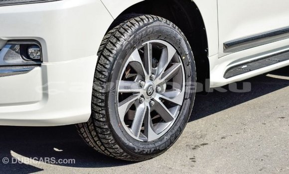 Buy Import Toyota Land Cruiser White Car in Import - Dubai in Abseron Buy Import Toyota Land Cruiser White Car in Import - Dubai in Abseron
