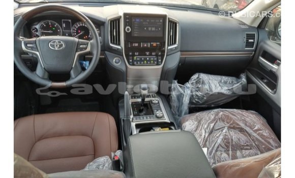 Buy Import Toyota Land Cruiser White Car in Import - Dubai in Abseron Buy Import Toyota Land Cruiser White Car in Import - Dubai in Abseron