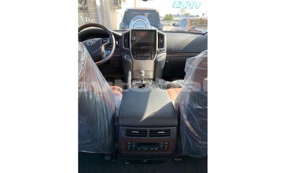 Buy Import Toyota Land Cruiser White Car in Import - Dubai in Abseron Buy Import Toyota Land Cruiser White Car in Import - Dubai in Abseron