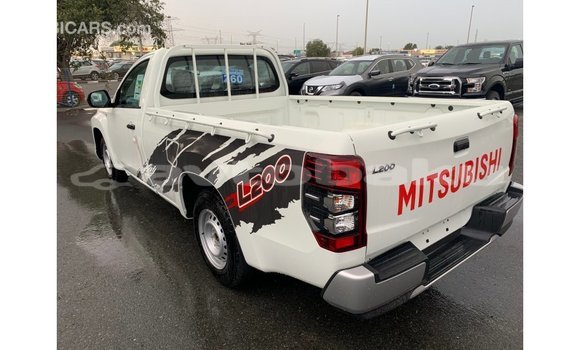 Buy Import Mitsubishi L200 White Car in Import - Dubai in Abseron Buy Import Mitsubishi L200 White Car in Import - Dubai in Abseron