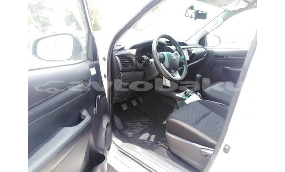 Buy Import Toyota Hilux White Car in Import - Dubai in Abseron Buy Import Toyota Hilux White Car in Import - Dubai in Abseron