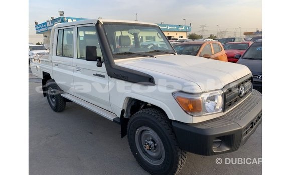 Buy Import Toyota Land Cruiser White Car in Import - Dubai in Abseron Buy Import Toyota Land Cruiser White Car in Import - Dubai in Abseron