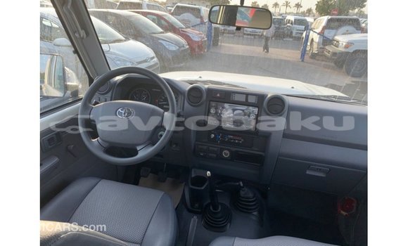 Buy Import Toyota Land Cruiser White Car in Import - Dubai in Abseron Buy Import Toyota Land Cruiser White Car in Import - Dubai in Abseron