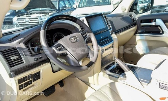 Buy Import Toyota Land Cruiser White Car in Import - Dubai in Abseron Buy Import Toyota Land Cruiser White Car in Import - Dubai in Abseron