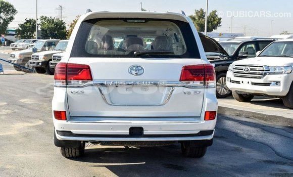 Buy Import Toyota Land Cruiser White Car in Import - Dubai in Abseron Buy Import Toyota Land Cruiser White Car in Import - Dubai in Abseron