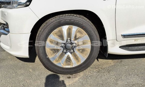 Buy Import Toyota Land Cruiser White Car in Import - Dubai in Abseron Buy Import Toyota Land Cruiser White Car in Import - Dubai in Abseron