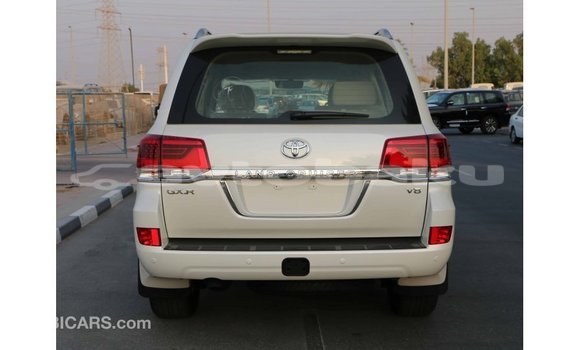Buy Import Toyota Land Cruiser White Car in Import - Dubai in Abseron Buy Import Toyota Land Cruiser White Car in Import - Dubai in Abseron