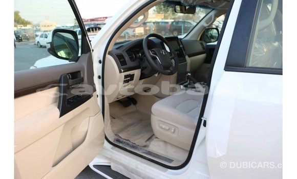 Buy Import Toyota Land Cruiser White Car in Import - Dubai in Abseron Buy Import Toyota Land Cruiser White Car in Import - Dubai in Abseron