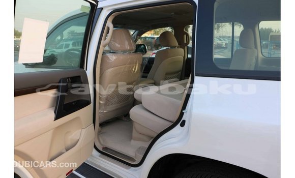 Buy Import Toyota Land Cruiser White Car in Import - Dubai in Abseron Buy Import Toyota Land Cruiser White Car in Import - Dubai in Abseron