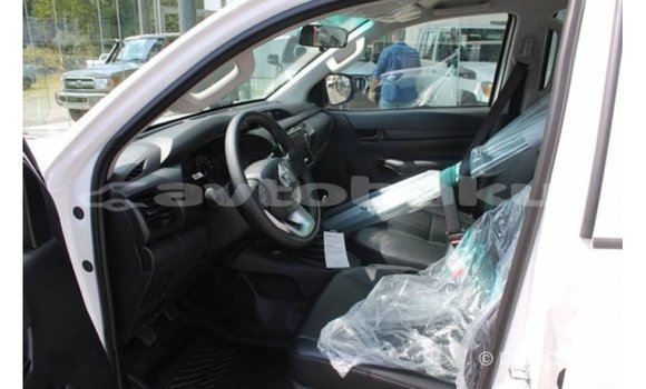 Buy Import Toyota Hilux White Car in Import - Dubai in Abseron Buy Import Toyota Hilux White Car in Import - Dubai in Abseron