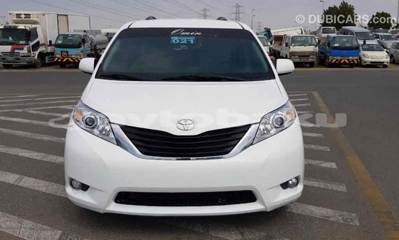 Buy Import Toyota Sienna White Car in Import - Dubai in Abseron Buy Import Toyota Sienna White Car in Import - Dubai in Abseron