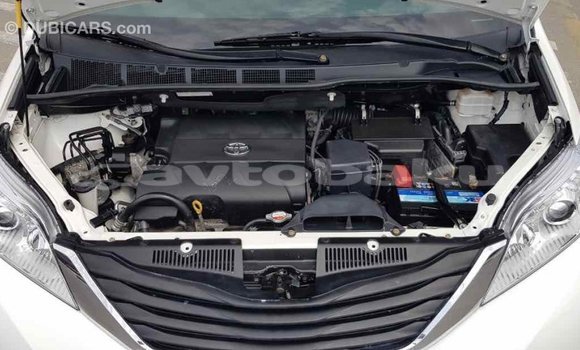 Buy Import Toyota Sienna White Car in Import - Dubai in Abseron Buy Import Toyota Sienna White Car in Import - Dubai in Abseron
