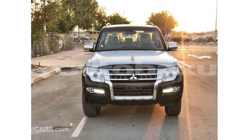 Big with watermark mitsubishi pajero abseron import dubai 2195