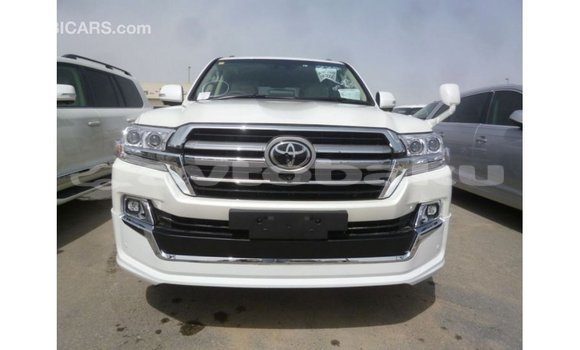 Buy Import Toyota Land Cruiser White Car in Import - Dubai in Abseron Buy Import Toyota Land Cruiser White Car in Import - Dubai in Abseron