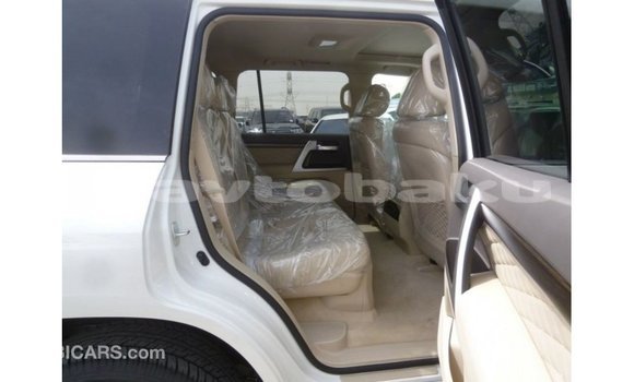 Buy Import Toyota Land Cruiser White Car in Import - Dubai in Abseron Buy Import Toyota Land Cruiser White Car in Import - Dubai in Abseron