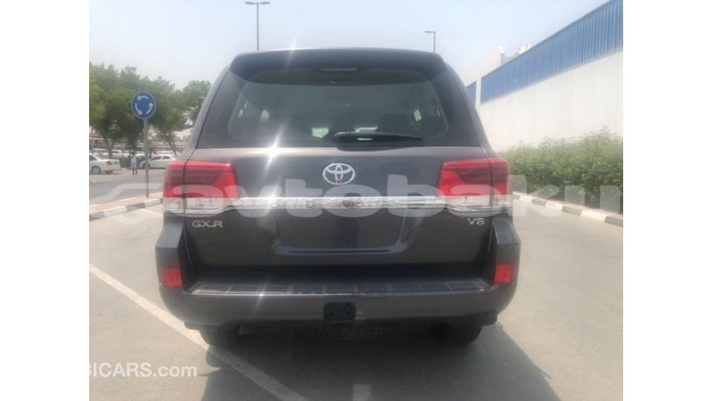 Big with watermark toyota land cruiser abseron import dubai 2214