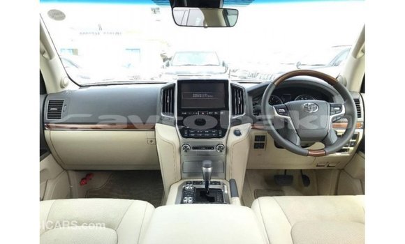 Buy Import Toyota Land Cruiser White Car in Import - Dubai in Abseron Buy Import Toyota Land Cruiser White Car in Import - Dubai in Abseron