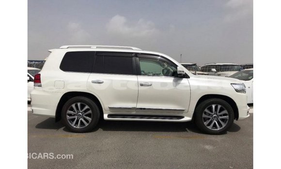 Buy Import Toyota Land Cruiser White Car in Import - Dubai in Abseron Buy Import Toyota Land Cruiser White Car in Import - Dubai in Abseron