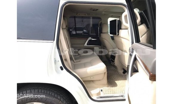Buy Import Toyota Land Cruiser White Car in Import - Dubai in Abseron Buy Import Toyota Land Cruiser White Car in Import - Dubai in Abseron