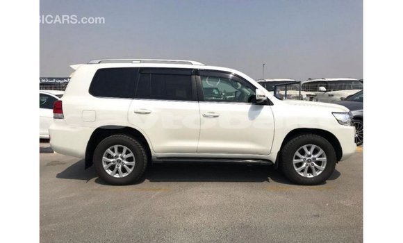 Buy Import Toyota Land Cruiser White Car in Import - Dubai in Abseron Buy Import Toyota Land Cruiser White Car in Import - Dubai in Abseron