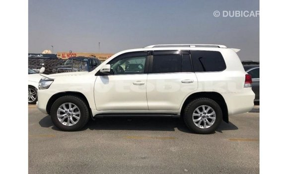 Buy Import Toyota Land Cruiser White Car in Import - Dubai in Abseron Buy Import Toyota Land Cruiser White Car in Import - Dubai in Abseron