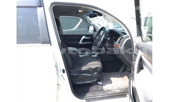 Buy Import Toyota Land Cruiser White Car in Import - Dubai in Abseron Buy Import Toyota Land Cruiser White Car in Import - Dubai in Abseron