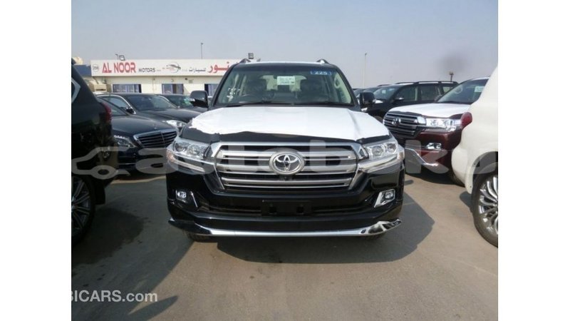 Big with watermark toyota land cruiser abseron import dubai 2225